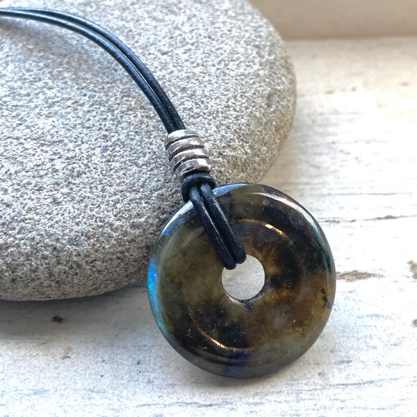 Collier unisexe en labradorite, pendentif donut en pierres précieuses, pierre de guérison sur cuir, cadeau d'anniversaire pour lui