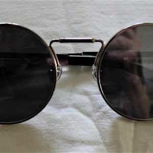 Sunglasses design similar to Vintage Jean Paul Gaultier Sonnenbrille