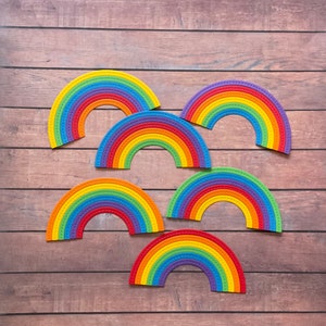 Enfeites de papel cartão arco-íris feitos à mão: recortes para scrapbooking (conjunto de 6)