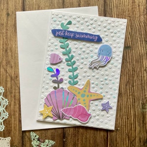 Tarjeta de cumpleaños hecha a mano bajo el mar: temática oceánica para niños