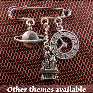 Rocky Horror Show kilt pin brooch (38mm) - other options available.