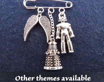 Broche pour kilt inspirée de Doctor Who (38 mm) - autres options disponibles.
