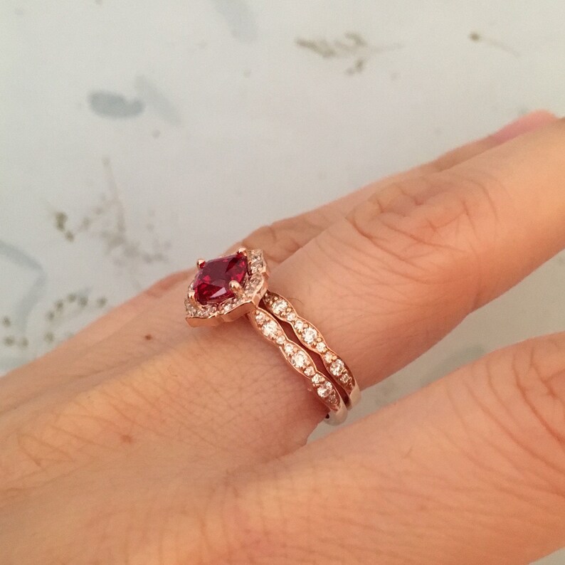Bridal Set Vintage Floral Ruby Engagement Ring and Scalloped - Etsy