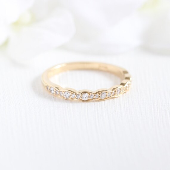 scalloped diamond wedding band
