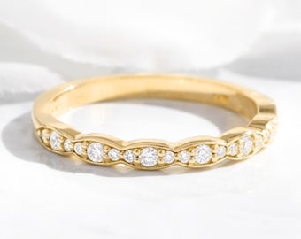 Natural Diamond Wedding Ring in Solid Yellow Gold Scalloped Band