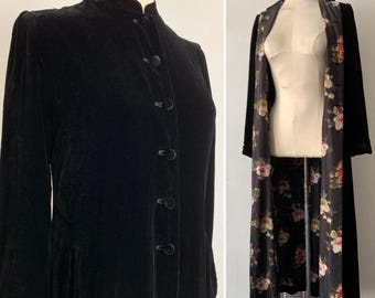 Abrigo de ópera de terciopelo de seda de lujo de Laura Ashley de los años 90 con forro de seda con estampado de rosas - Negro azabache - Abrigo largo - Gabardina - Gótico - Bruja - Reino Unido 10