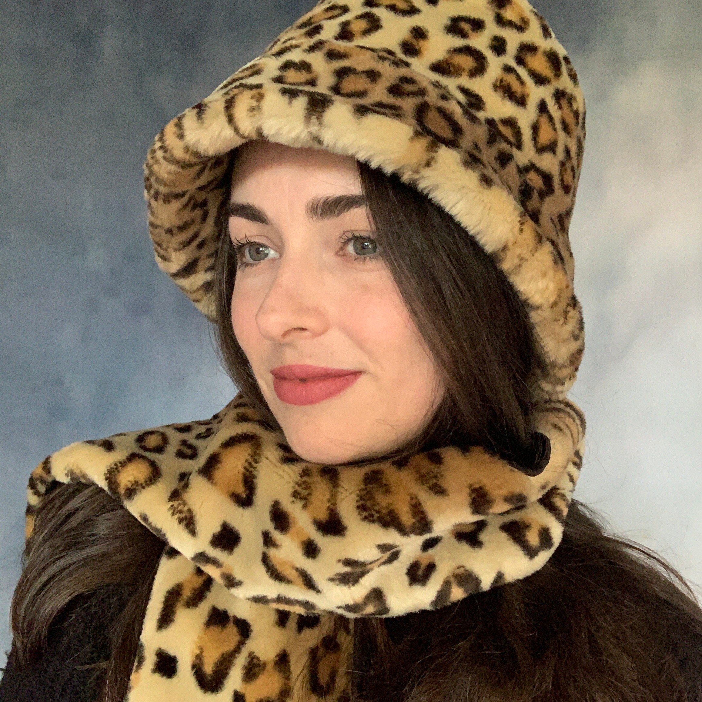 Vintage Mobwife Snowbunny Preppy Coastal Grandmother Cozy Oversized Fur Hat 50s Vintage White Fur Pillbox Hat / Cocktail Fascinator  main image 3