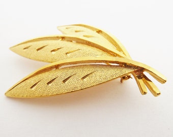 Vintage Sphinx Textured Gold Tone Modernist Three Leaf Spray Brooch