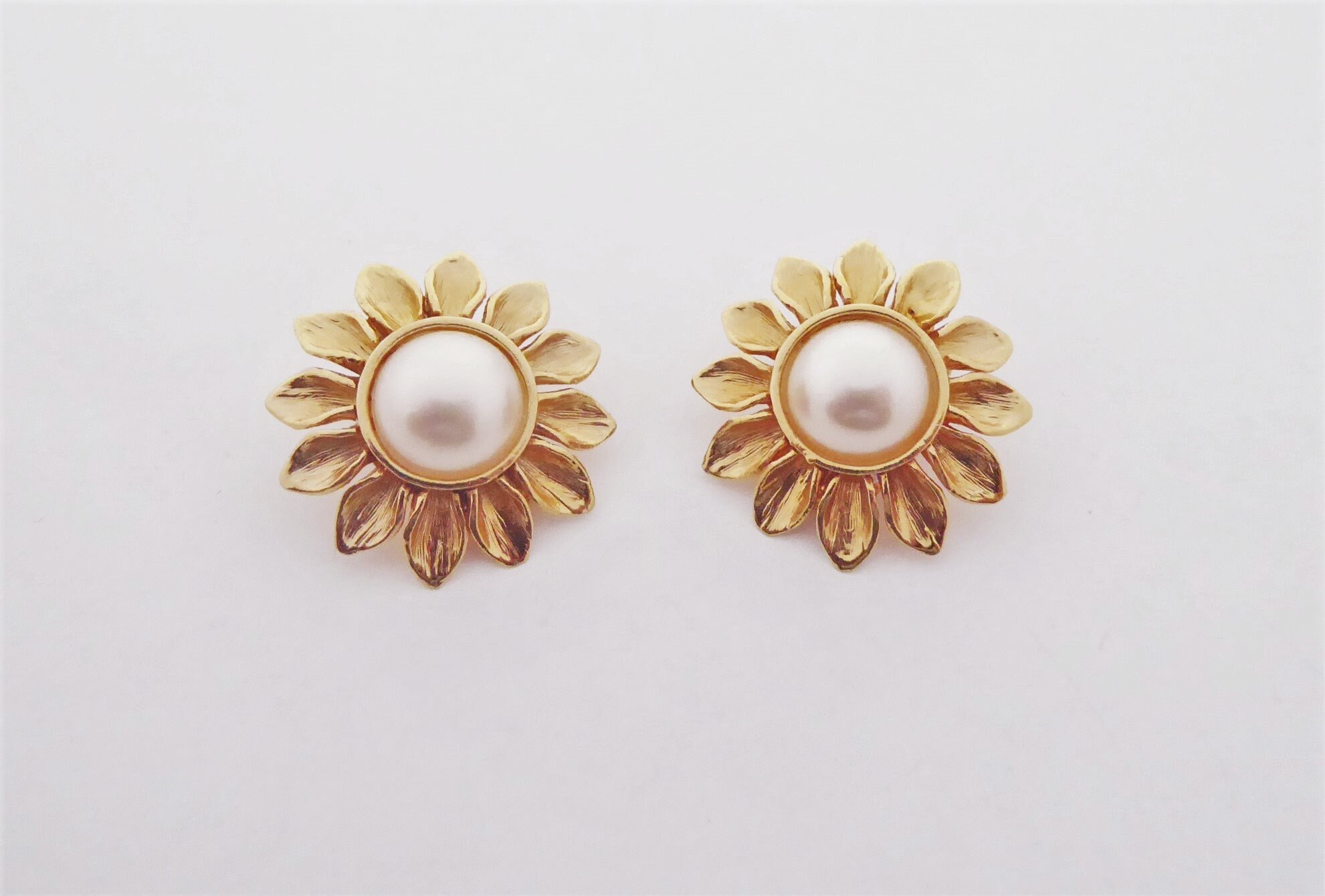 Vintage Gold Tone Flower Clip on Earrings With Faux Pearl - Etsy UK