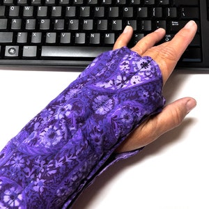 1  Carpal tunnel relief heating pad, Wrist and hand heat wrap, and Hand flax heating glove for arthritis relief, Typing, craft, knit relief