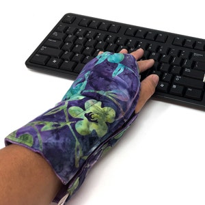 Wrist and hand Warmer Wrap, All Flax for Moist Heat, Relief from Carpal Tunnel, Great after Surgery, Hand Heating Mitt for Arthritis