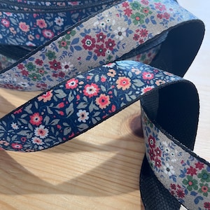 Webband mit Blumenmuster - 30 mm - Meterware - für Taschengriffe etc