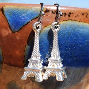 Eiffel tower earrings - Paris vacation earrings - Paris earrings - travel earrings - Eiffel tower charms Handmade earrings - charm earrings