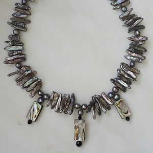 Iridescent Eternal Path Pearl Necklace / Vintage Estate Branch Shape Black Pearl, Onyx Bead, Three Mother of Pearl Eternity Necklace  16.5&quot;