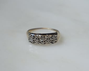 Fishnet Diamond Band / Vintage Mid Century Estate C1960 14K Two Tone Gold 0.08TCW Diamond Triple Row Harlequin Pattern Wedding Band Sz 5.75