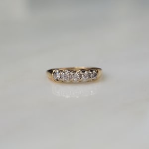 Vintage Diamond Band / Mid Century Estate C1950 14K Gold 0.26TCW Brilliant Illusion Set Five-Stone Round Diamond Wedding Band  Sz 7.5