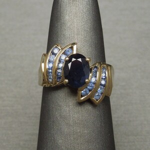 Vintage Estate 10K Gold 1.50 carat Sapphire Solitaire & Ceylon Sapphire Accent 2.50TCW Retro ByPass Ring / Art Deco Sapphire Ring Sz 6
