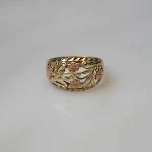 Vintage Estate 10K Tri-Color Rose, Green & Yellow Gold Floral Flower Leaves Filigree Dome Band Ring / Tri Color Gold Ring  Sz 7.25