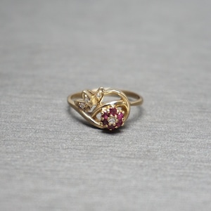 Mid Century Estate C1960 10K Gold 0.28TCW Ruby & Diamond Flower Ring / Ruby and Diamond Flower / Vintage Ruby Flower Ring  Sz 6