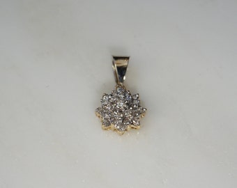 14K Diamond Cluster Pendant / Vintage Estate 14K Gold 0.80TCW Brilliant Diamond Starburst Cluster Pendant / Diamond Flower Pendant  0.75"