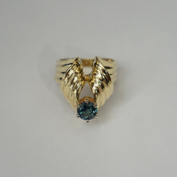 Mid Century Estate C1960 14K Gold 0.83 carat Color Changing Blue-Green Sapphire Fluted Ribbon Ring / Vintage Sapphire Ring  Sz 4.75