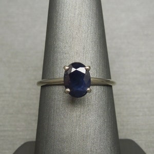 Vintage Estate C1970 14K White Gold 1.50 carat Oval Blue Sapphire Classic Solitaire Ring / Simple Sapphire Ring / Sapphire Engagement  Sz 8