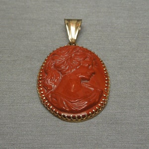 Vintage Estate C1970 10K + 14K Gold Hand Carved Carnelian Cameo Pendant 2&quot; x 1&quot;