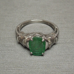 Vintage Estate 10K White Gold 2.32TCW Oval Emerald Solitaire & Round / Baguette Diamond Engagement Ring Sz 7.5