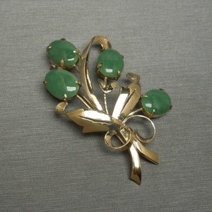Jade Bouquet Brooch / Vintage Estate C1950 10K Gold Natural Jade Floral Bouquet Lapel Pin / Jade Brooch  2.5&quot;
