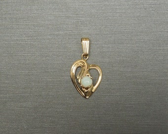 Vintage Estate 14K Gold Natural Opal Heart Pendant / Gold Opal Heart / Vintage Opal Sweetheart  7/8" x 1/2"