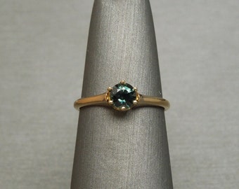 Antique Victorian Estate C1890 14K Gold 0.52 carat Blue-Green Round Sapphire Solitaire Ring / Engagement Ring  Sz 5.25