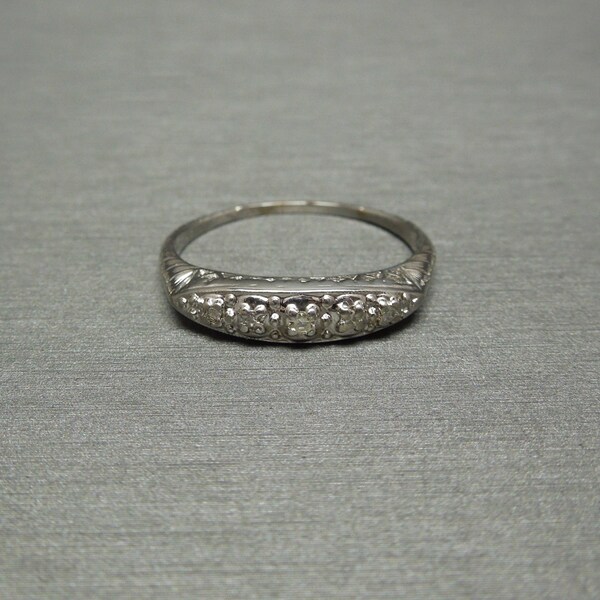 Antique Estate C1930 14K White Gold Engraved 0.12TCW Old Round Single cut Diamond Wedding Band  Sz 9.25