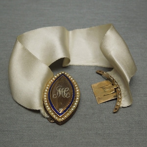 British Victorian Estate Circa 1860 11CT Gold Hair Locket Bracelet / Victorian Mourning Locket / Mourning Bracelet  6&quot;