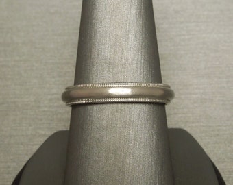 Unisex / Men's Vintage Estate C1970 Platinum Satin Finished Milgrain Border 4mm No Stone Wedding Band Sz 10.25