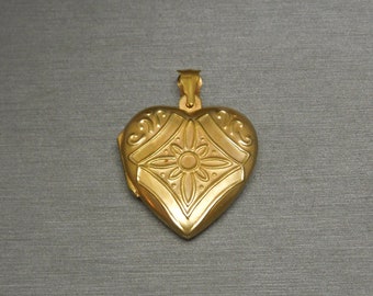 Vintage Estate 925 Gold Vermeil Sterling Silver Detailed Double Sided Heart Locket Pendant / Sweetheart Locket 1.60" x 1.20"