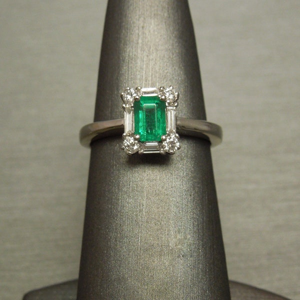 Vintage Art Deco Inspired Estate 18K White Gold 0.90TCW Emerald cut Natural Emerald Solitaire Round Baguette Diamond Engagement Ring Sz 6.75