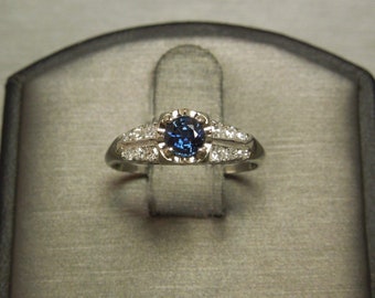 Vintage Art Deco Estate C1950 14K-18K White Gold 0.62TCW Round Kashmir Blue Sapphire & Double Row Diamond Engagement Ring Sz 5