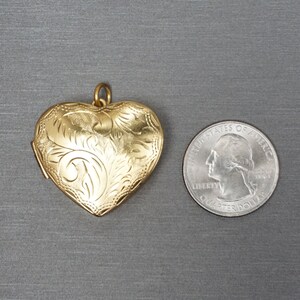 Heart Pill Box Locket / Vintage Estate 1980s Gold Vermeil Sterling Silver Hand Engraved Pill Box Locket Pendant / Heart Charm Locket 1.25" Bild 3