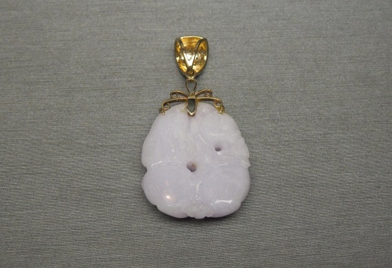 Vintage Estate 10K Gold Carved Lavender Jade Bat … - image 6