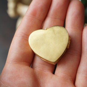 Heart Pill Box Locket / Vintage Estate 1980s Gold Vermeil Sterling Silver Hand Engraved Pill Box Locket Pendant / Heart Charm Locket 1.25" Bild 7
