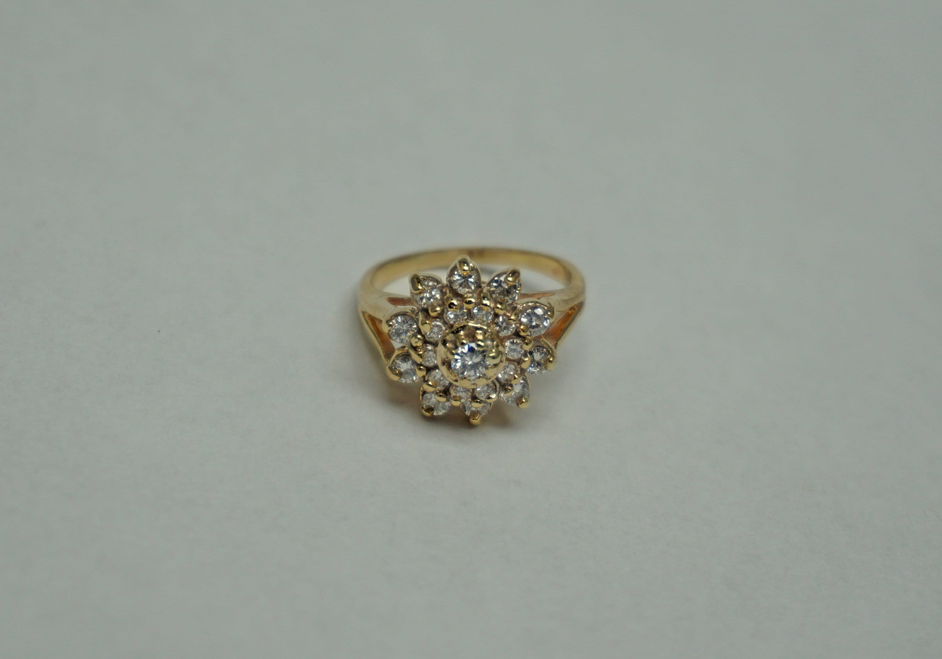 Diamond Flower Cluster Ring / Mid Century Estate C1960 14K