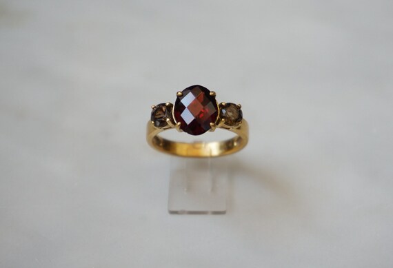 Garnet & Topaz Ring / Vintage Estate Gold Vermeil Sterling Silver 4.53TCW Checkerboard Garnet and Round Topaz Three-Stone Ring  Sz 9.25