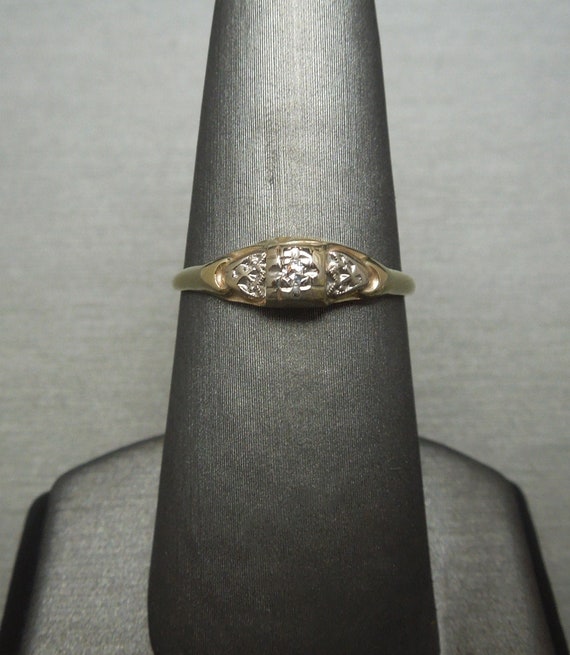 Art Deco Estate C1930 14K Gold 0.03ct Single Diamo