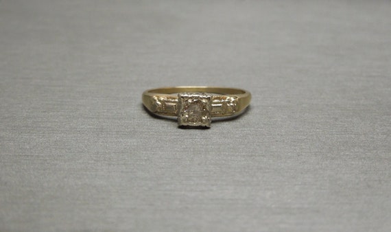 Art Deco Estate C1940 14K Two Tone Gold 0.12ct Brilliant