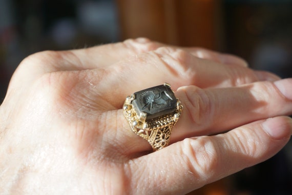 Hematite Intaglio Ring / Men's Vintage Estate Gol… - image 5