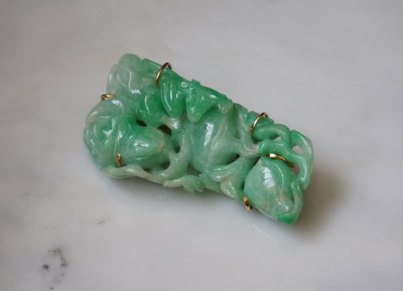 Vintage Jade Carving Brooch / Mid Century Estate … - image 1