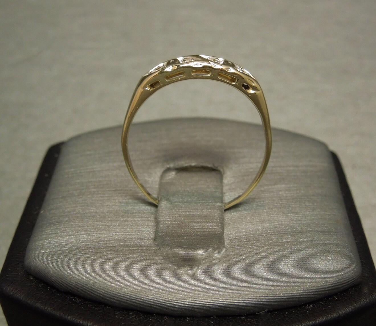 Vintage Estate C1950 14K Yellow Gold 0.06TCW G VVS Single