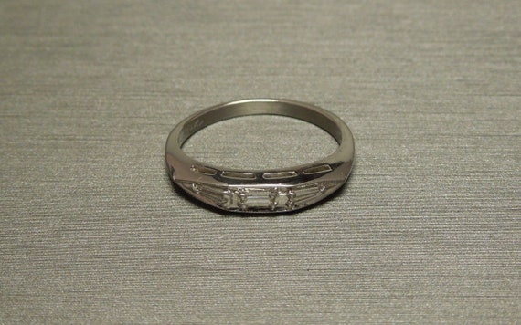 Vintage Art Deco Estate C1950 14K White Gold 0.14TCW E F VVS Diamond Baguette Wedding Band Sz 5