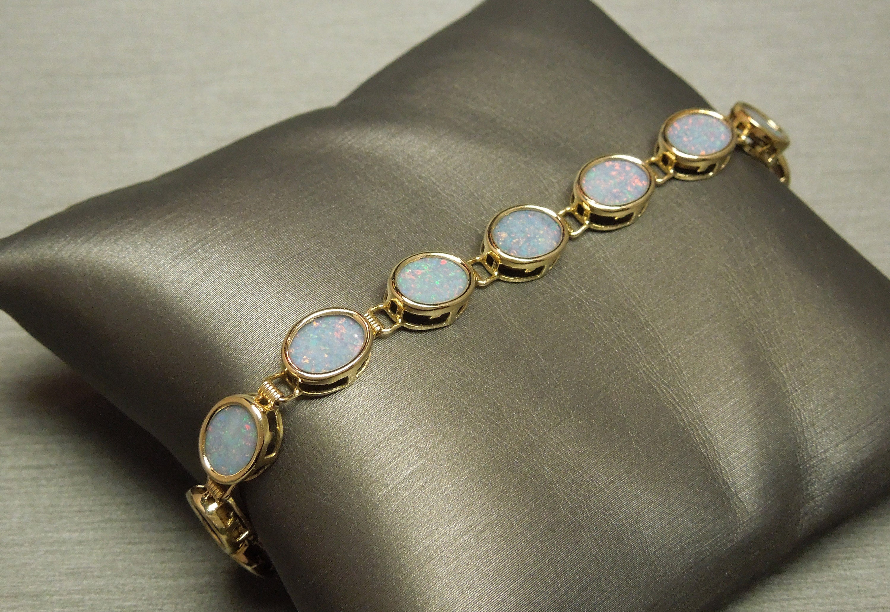 Vintage Estate C1980 Handmade 14K Gold Bezel Set Genuine