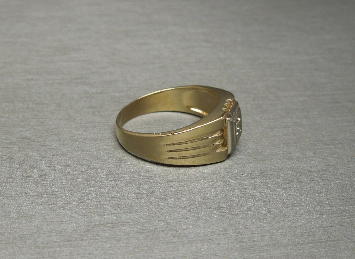 Men's Vintage Estate C1950 14K Gold 0.06ct Classic Diamond Solitaire ...